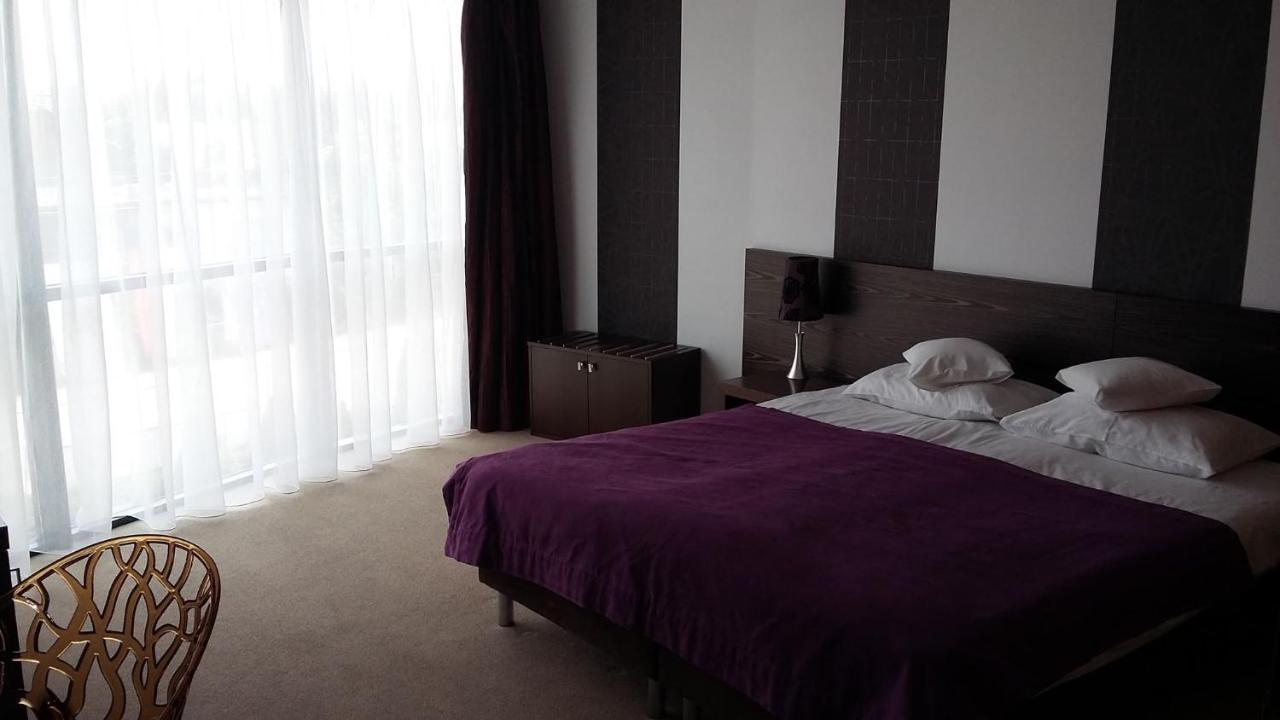 Hotel Niepołomice Eksteriør billede