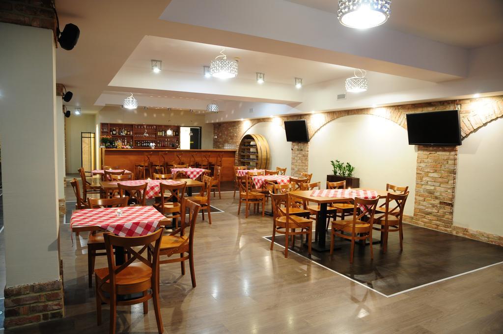 Hotel Niepołomice Eksteriør billede