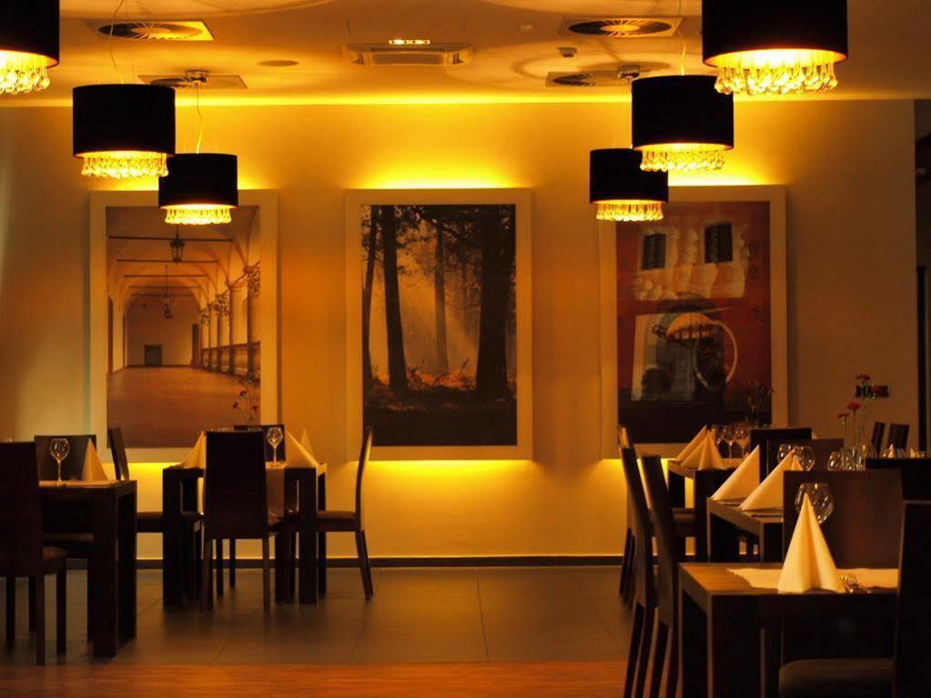 Hotel Niepołomice Eksteriør billede