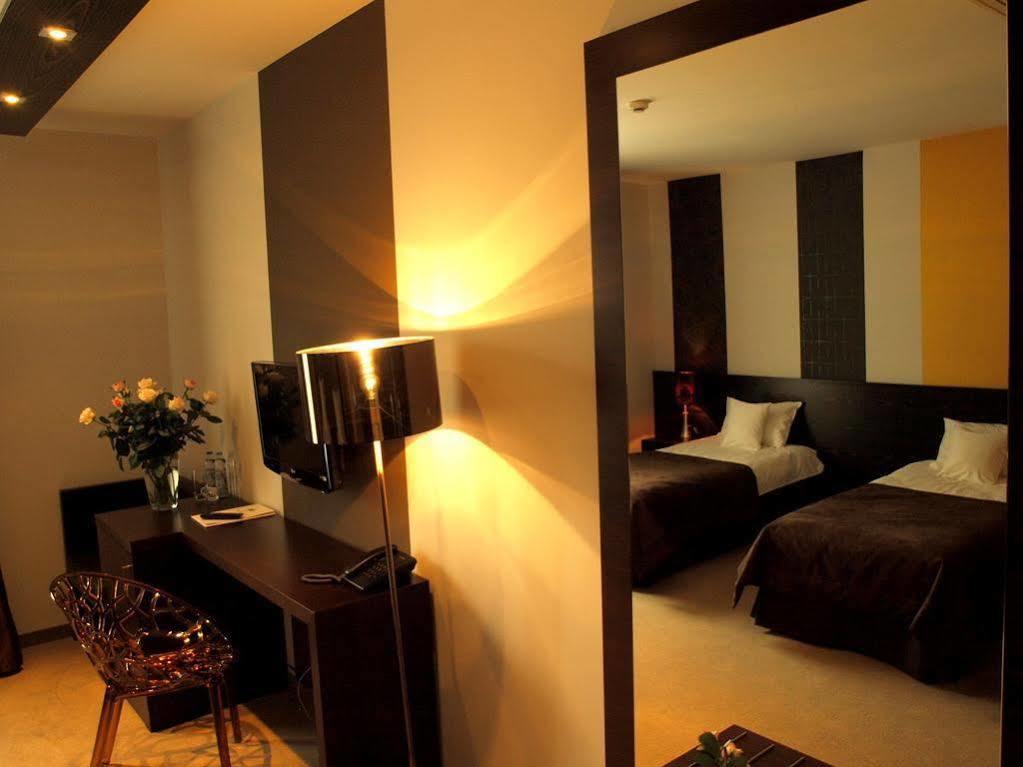 Hotel Niepołomice Eksteriør billede