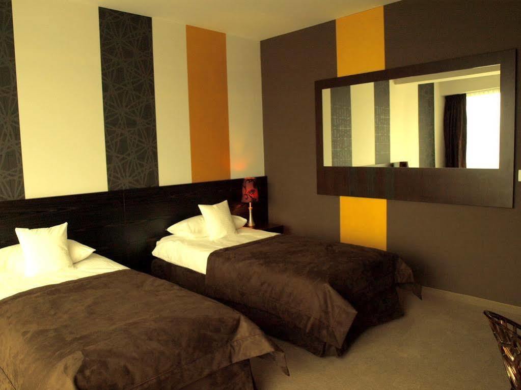 Hotel Niepołomice Eksteriør billede