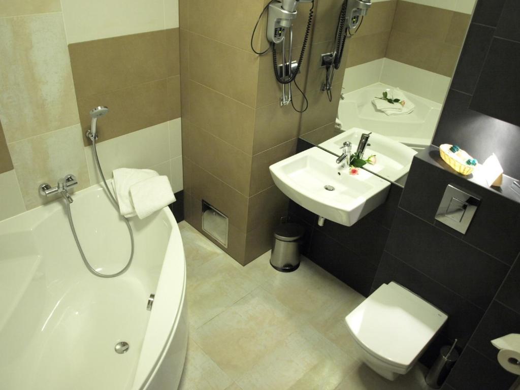 Hotel Niepołomice Værelse billede